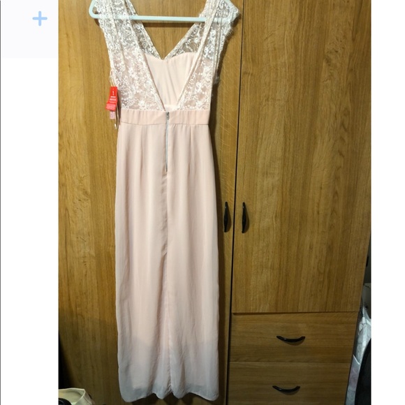 Elise Ryan Scalloped Nude Lace Maxi Dress with V Back and Thigh Slit - Picture 4 of 5